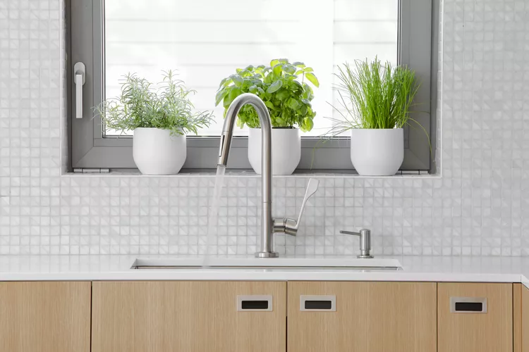 How to Install a Kitchen Faucet and Give Your Kitchen a New Look